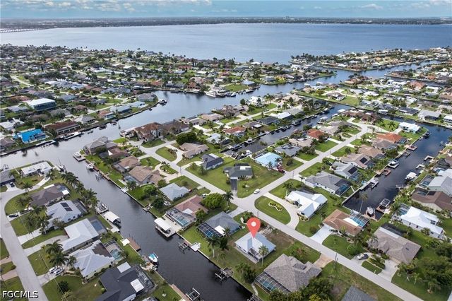 2031 SE 25th LN, Cape Coral, FL 33904