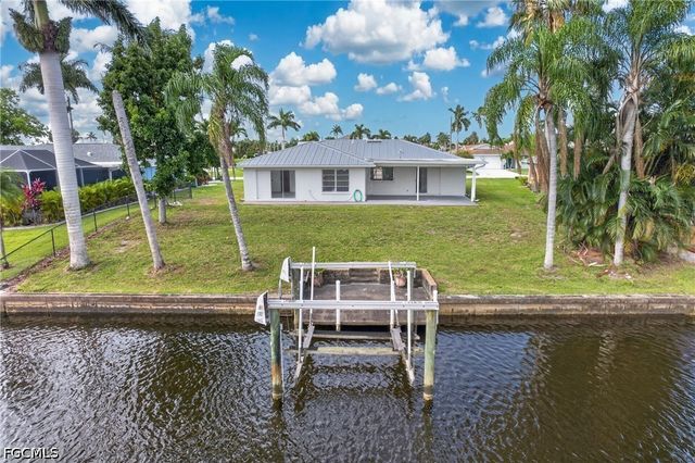 2031 SE 25th LN, Cape Coral, FL 33904