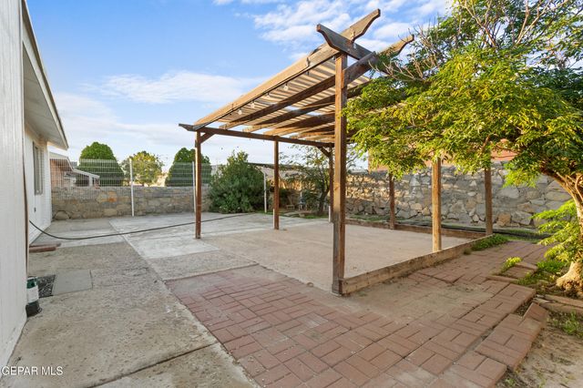 12433 CARLOS BOMBACH Avenue, El Paso, TX 79928
