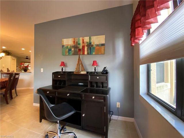 155 Vintage CIR 103, Naples, FL 34119