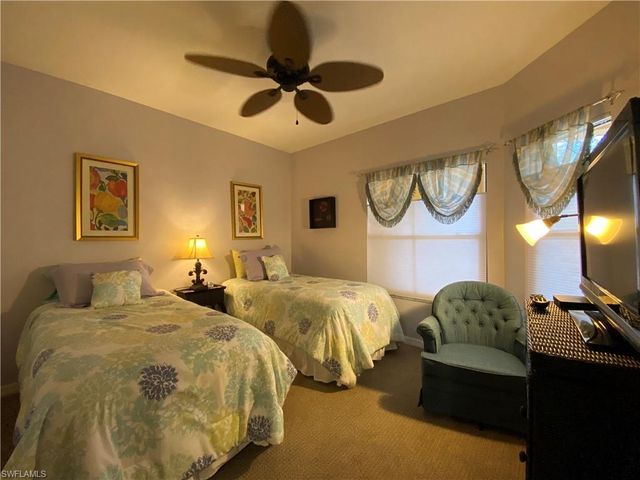 155 Vintage CIR 103, Naples, FL 34119