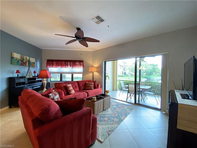 155 Vintage CIR 103, Naples, FL 34119