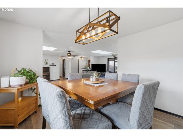 1416 N EVERGREEN Ave, Stayton, OR 97383