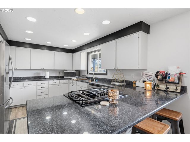 1416 N EVERGREEN Ave, Stayton, OR 97383