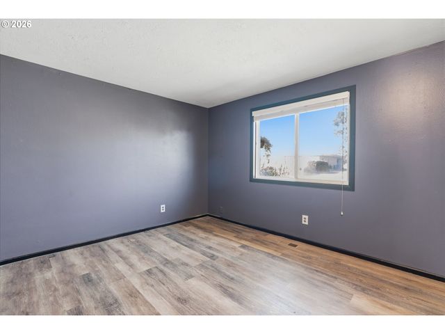 1416 N EVERGREEN Ave, Stayton, OR 97383