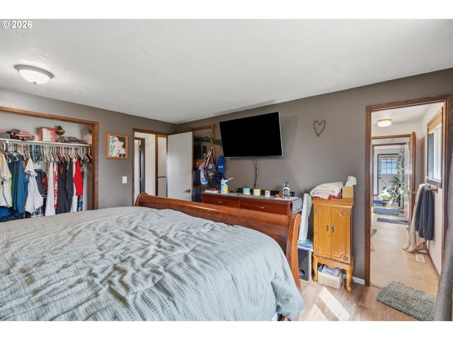 1416 N EVERGREEN Ave, Stayton, OR 97383