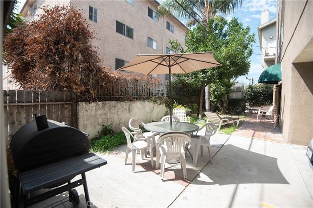 10900 Blix 5, North Hollywood, CA 91602