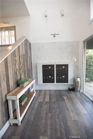 10900 Blix 5, North Hollywood, CA 91602