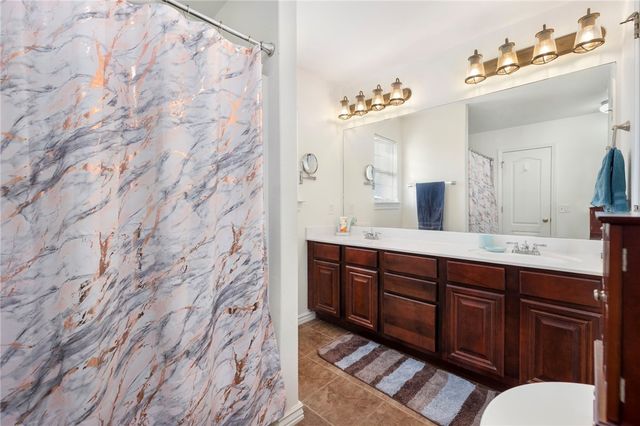 2463 Heather Lynn Lane, Fayetteville, AR 72701