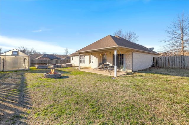 2463 Heather Lynn Lane, Fayetteville, AR 72701