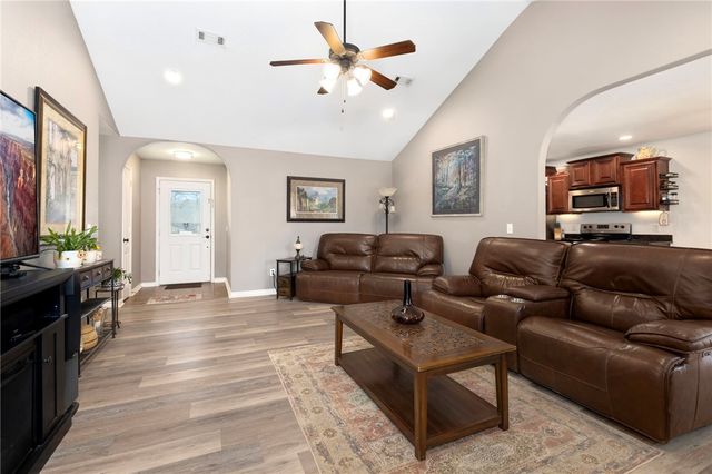 2463 Heather Lynn Lane, Fayetteville, AR 72701