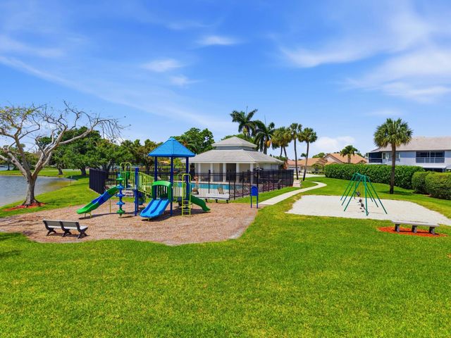 6513 Marissa Circle, Lake Worth, FL 33467