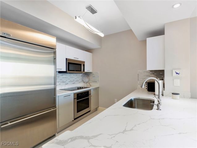 3000 Oasis Grand BLVD 1206, Fort Myers, FL 33916