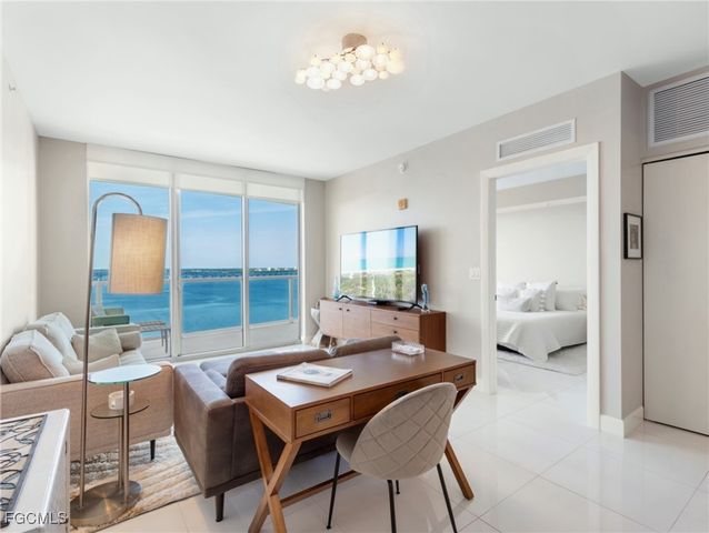 3000 Oasis Grand BLVD 1206, Fort Myers, FL 33916