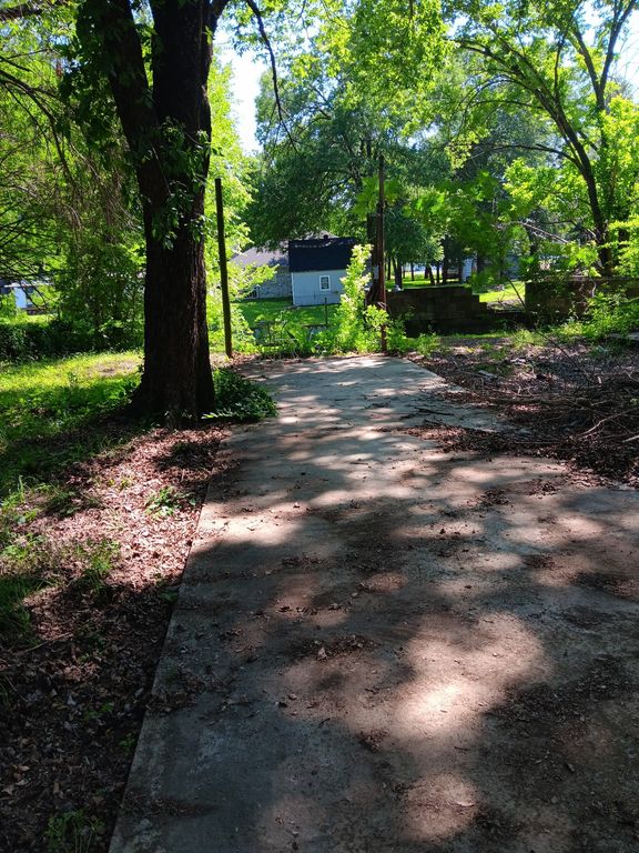 210 Spring Valley Street, Gun Barrel City, TX 75156