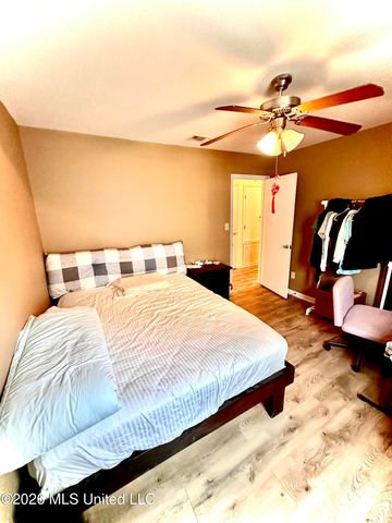 212 N 19th Avenue, Hattiesburg, MS 39401