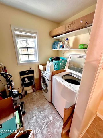 212 N 19th Avenue, Hattiesburg, MS 39401