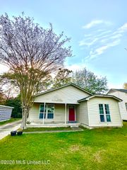 212 N 19th Avenue, Hattiesburg, MS 39401