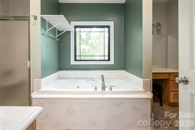 36 Snowshoe Drive, Asheville, NC 28803