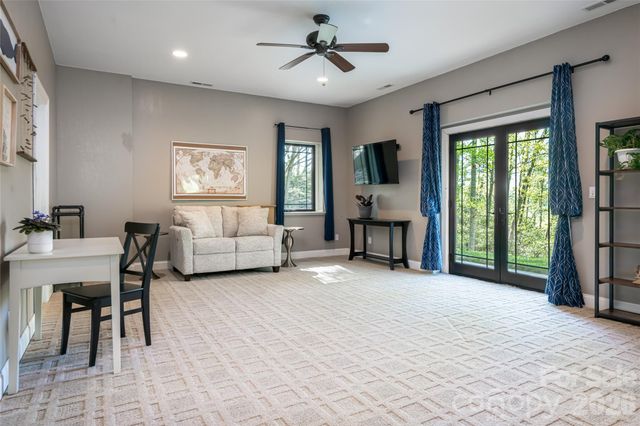 36 Snowshoe Drive, Asheville, NC 28803
