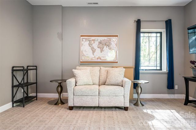 36 Snowshoe Drive, Asheville, NC 28803