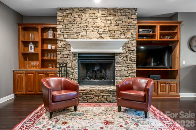 36 Snowshoe Drive, Asheville, NC 28803