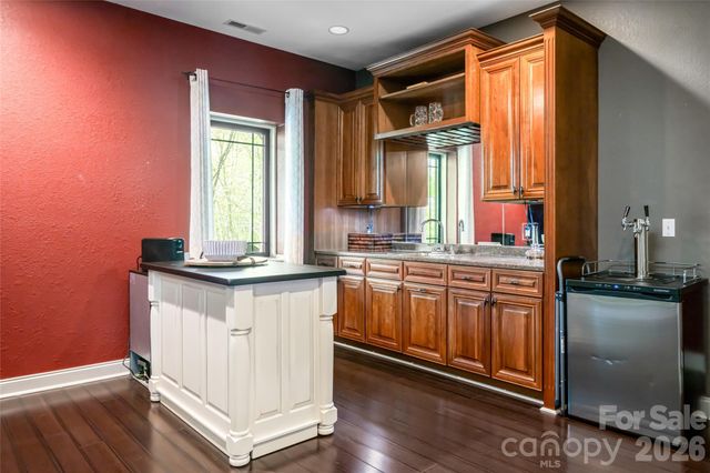 36 Snowshoe Drive, Asheville, NC 28803