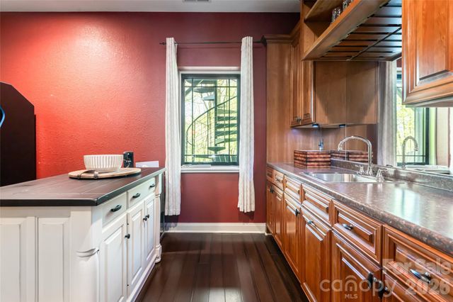 36 Snowshoe Drive, Asheville, NC 28803