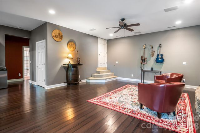 36 Snowshoe Drive, Asheville, NC 28803