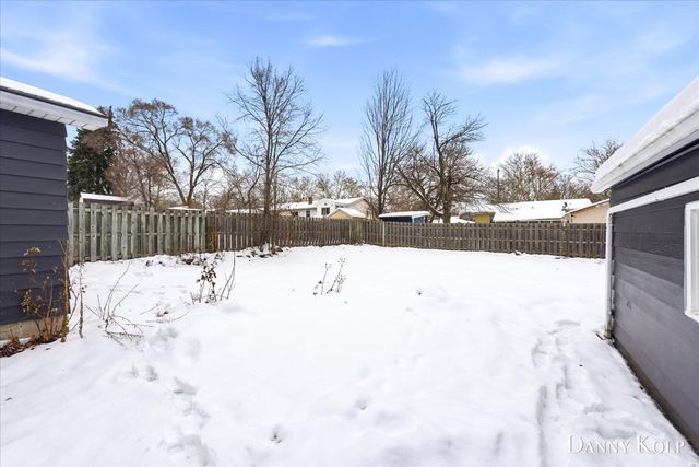 4322 Fuller Avenue SE, Grand Rapids, MI 49508