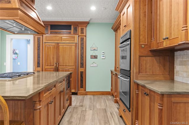 490 Wading River Road, Manorville, NY 11949