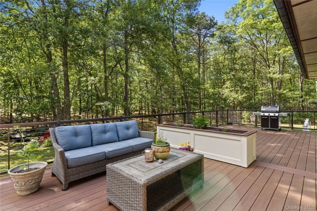 490 Wading River Road, Manorville, NY 11949
