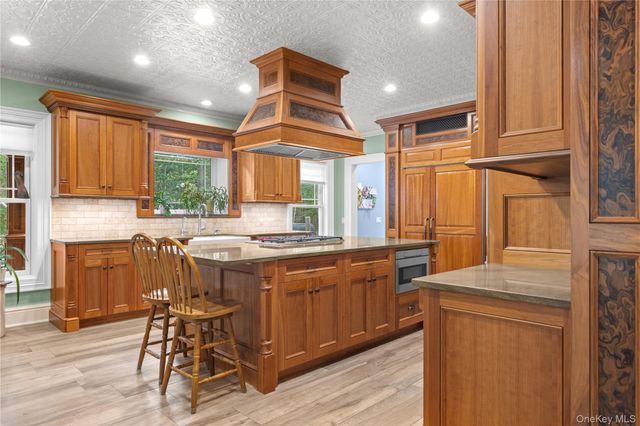 490 Wading River Road, Manorville, NY 11949