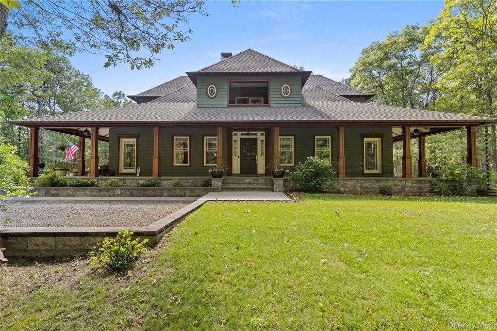 490 Wading River Road, Manorville, NY 11949