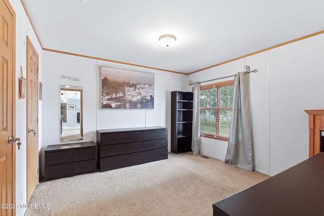60 Mobile Lane, Toms River, NJ 08755