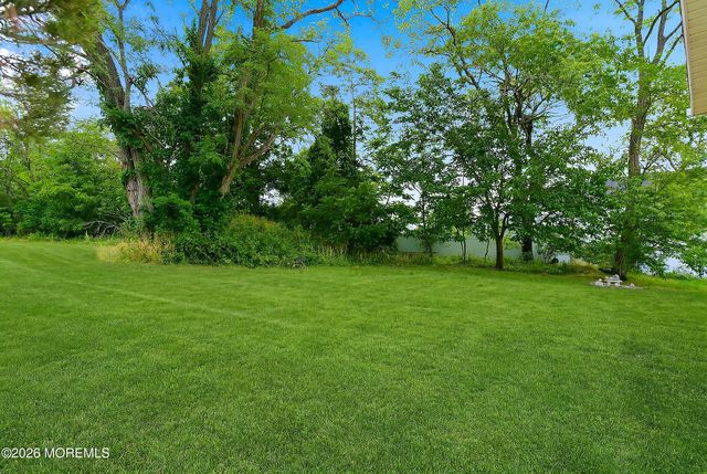 60 Mobile Lane, Toms River, NJ 08755