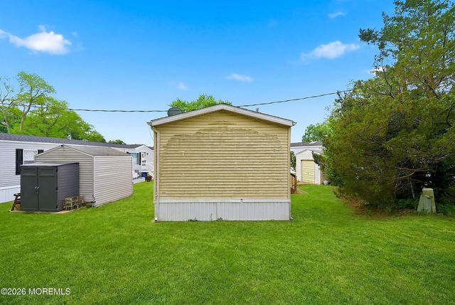 60 Mobile Lane, Toms River, NJ 08755