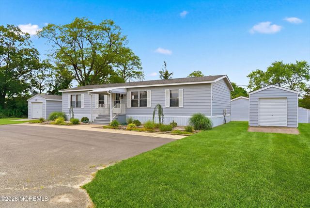 60 Mobile Lane, Toms River, NJ 08755