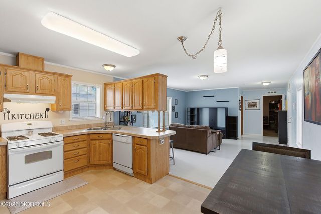 60 Mobile Lane, Toms River, NJ 08755