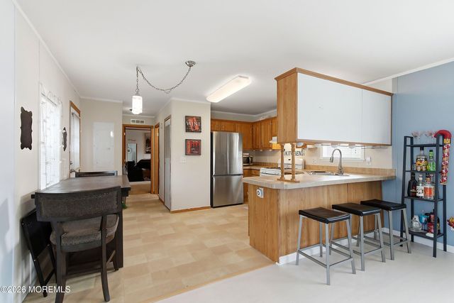 60 Mobile Lane, Toms River, NJ 08755
