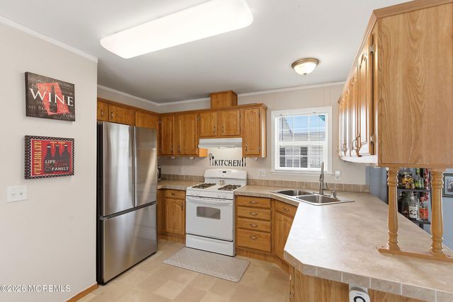 60 Mobile Lane, Toms River, NJ 08755
