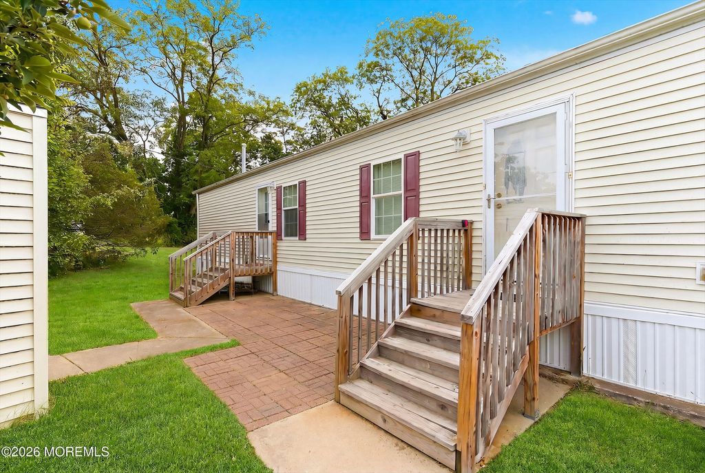 60 Mobile Lane, Toms River, NJ 08755