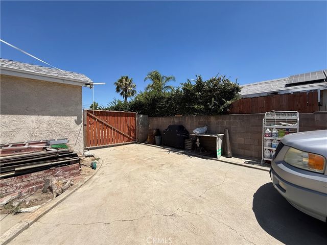 7720 Alder Avenue, Fontana, CA 92336