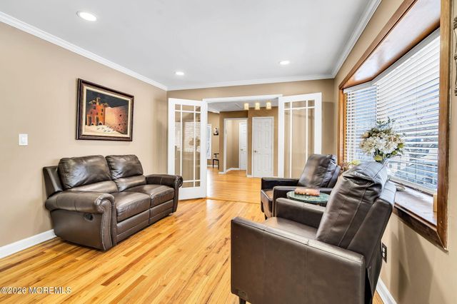 73 E Connecticut Concourse, Jackson, NJ 08527