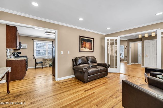 73 E Connecticut Concourse, Jackson, NJ 08527