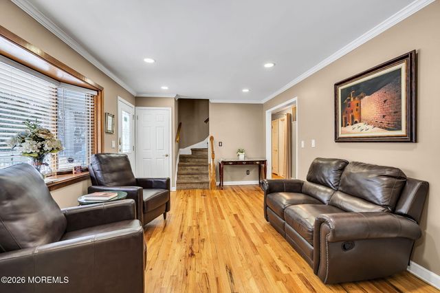 73 E Connecticut Concourse, Jackson, NJ 08527