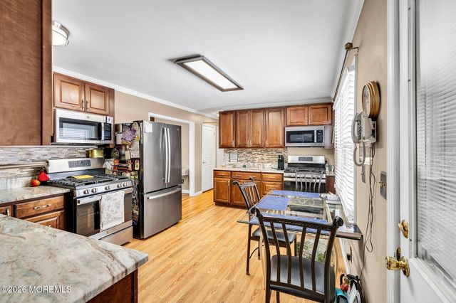 73 E Connecticut Concourse, Jackson, NJ 08527