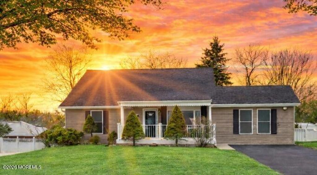 73 E Connecticut Concourse, Jackson, NJ 08527