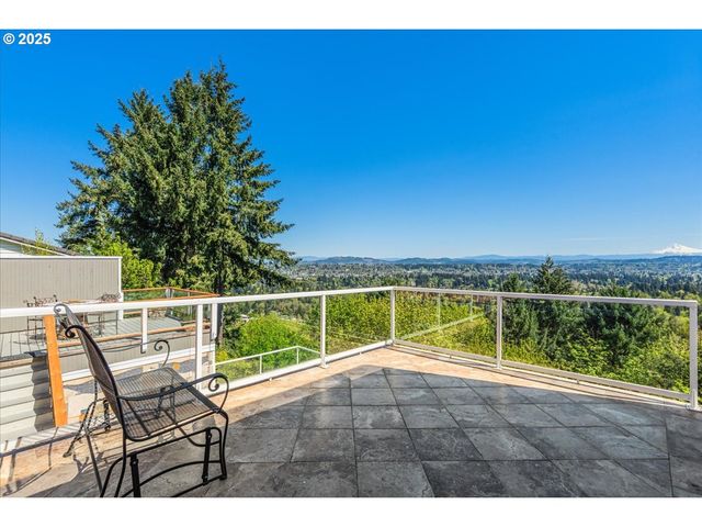 19768 WILDWOOD Dr, West Linn, OR 97068