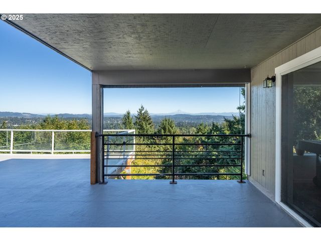 19768 WILDWOOD Dr, West Linn, OR 97068